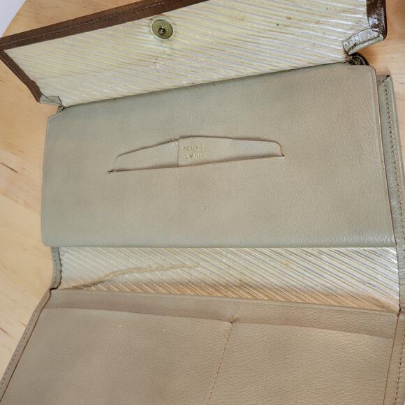 Vintage Ladies Wallet 8" Cream Beige Velvet Cowhide Gold Kiss Lock Checkbook - Picture 11 of 13
